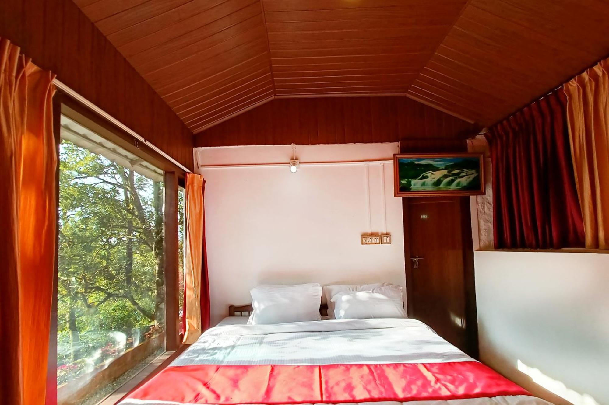 Exotica Holidays Hotel Viripara Exterior photo