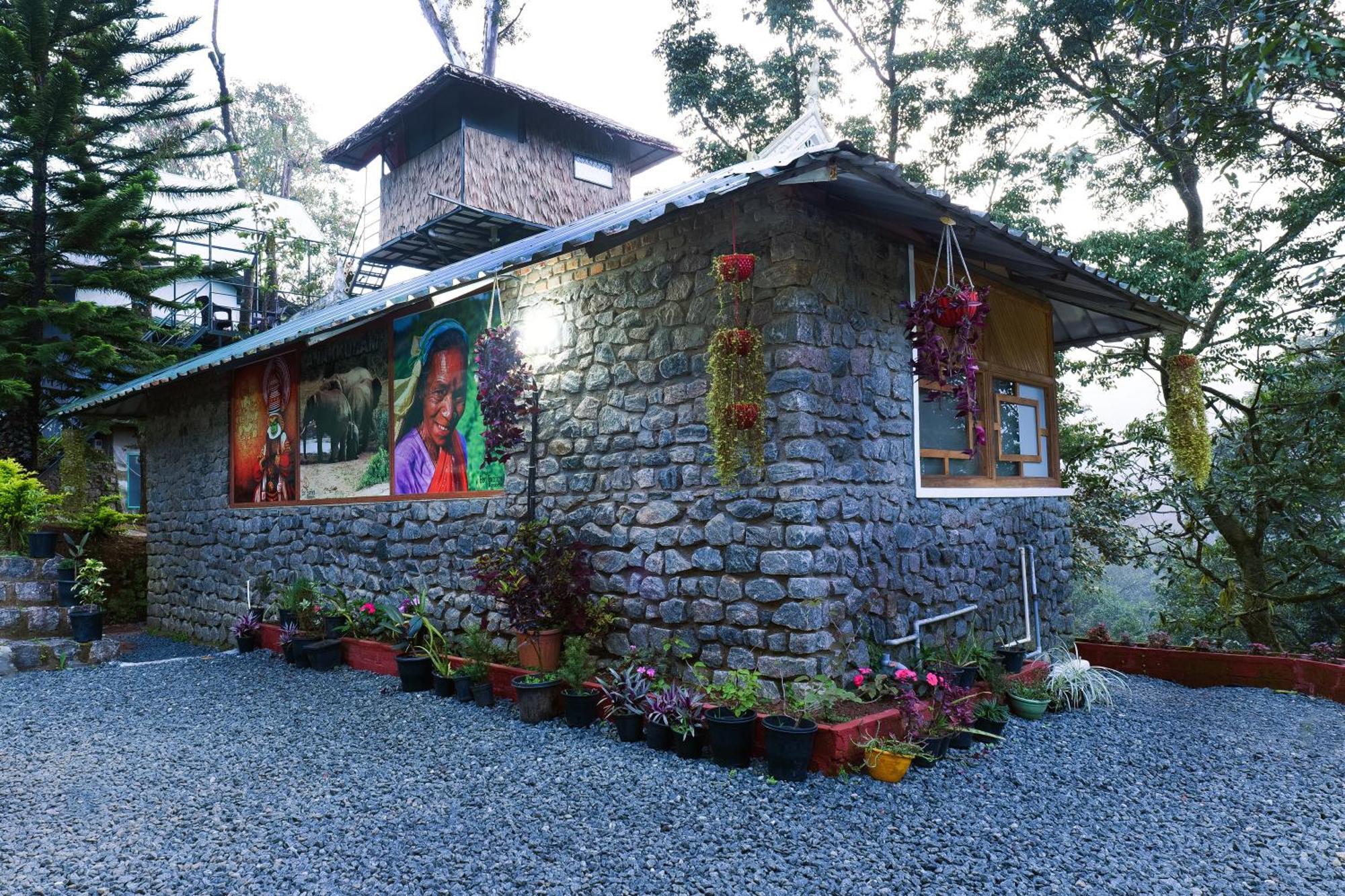 Exotica Holidays Hotel Viripara Exterior photo